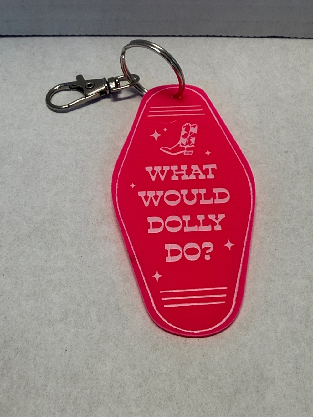 Hot Pink What Would Dolly Do? Keychain Motel NEW